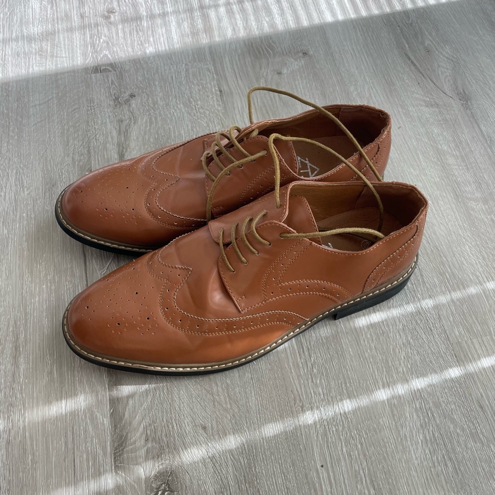 Wingtip dress shoes